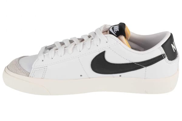 Nike W Blazer Low 77 DC4769-102, Kvinde, Plimsolls, hvid