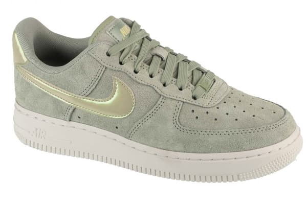 Nike W Air Force 1 07 SE HJ4401-300, Kvinna, Sneakers, grön