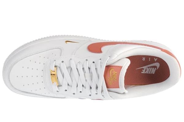 Nike Air Force 1 07 Essential CZ0270-103, Kvinna, Sneakers, vit