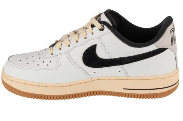 Nike Wmns Air Force 1 07 DR0148-101, Kvinna, Sneakers, vit