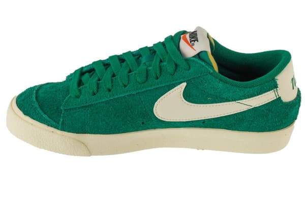 Nike W Blazer Low 77 FQ8060-300, Kvinna, Plimsolls, grön