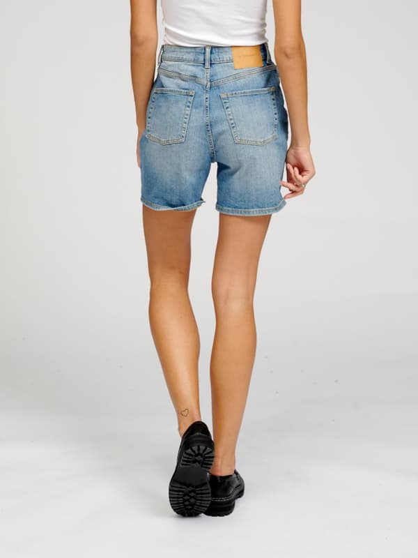 The Original Performance Performance Denim Shorts - Medium Blue Denim (Woman)