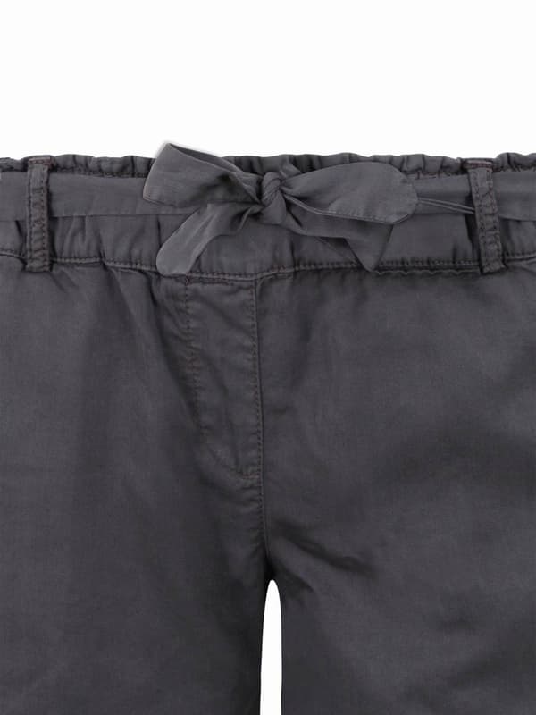 Grå mammashorts med navelknapp och manschett för kvinnor