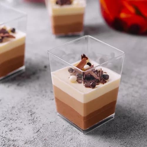 Fyrkantiga Plastbägare – 120 ml, 50-pack för Eleganta Desserter