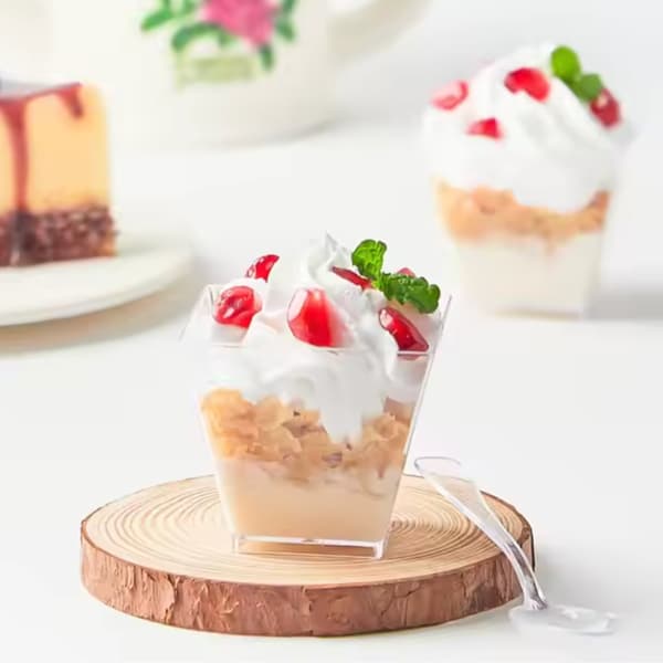 Fyrkantiga Plastbägare 120 ml – 25-pack Serveringsbägare för Dessert, Mousse, Glass & Sallad
