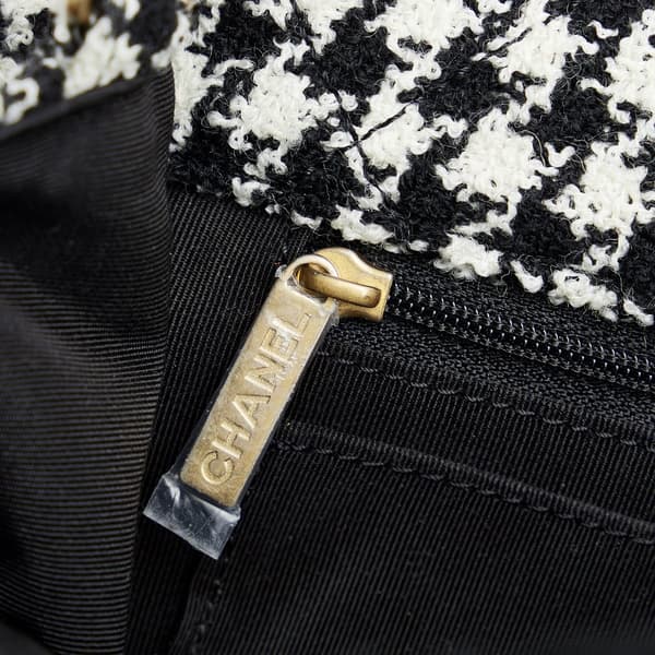 Pre-owned Chanel Shearling CC Turnlock Flap Bag Black