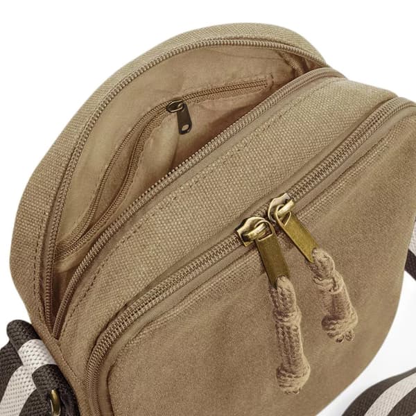 Quadra Vintage Canvas Crossbody Bag