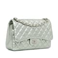 Miniatyrbillede 2 af 10: Pre-owned Chanel Jumbo Classic Lambskin Double Flap Silver