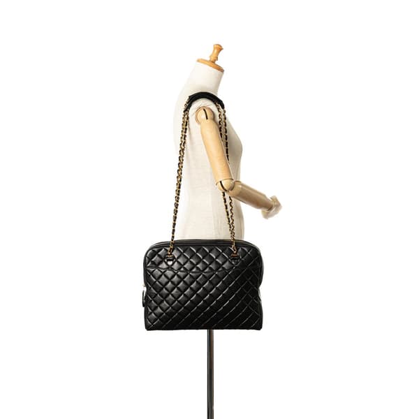 Pre-owned Chanel Quilted Lambskin Chain Shoulder Bag Black