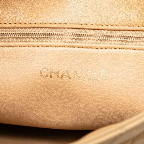 Pre-owned Chanel Quilted Lambskin Shoulder Bag Brown