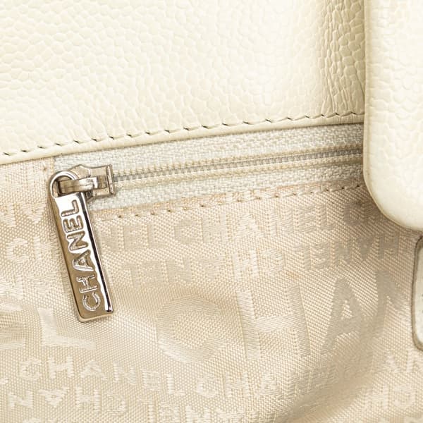 Pre-owned Chanel Caviar Perforated Hollywood Accordion Flap White