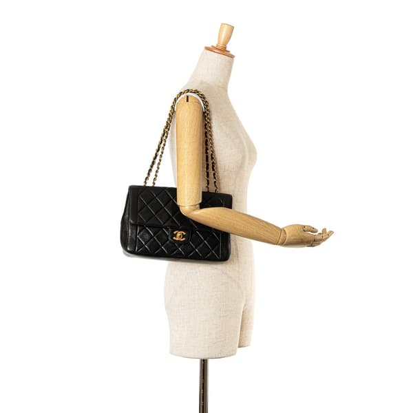 Pre-owned Chanel Medium CC Quilted Lambskin Border Single Flap Black