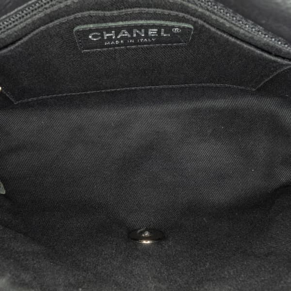 Pre-owned Chanel Quilted Calfskin Curvy Flap Black