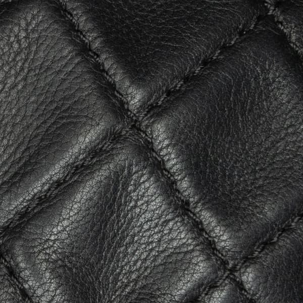 Pre-owned Chanel Quilted Calfskin Curvy Flap Black