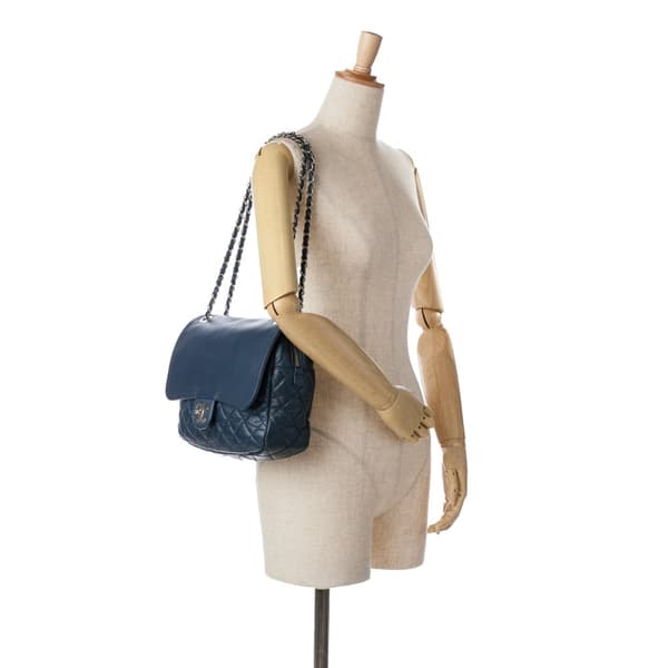 Pre-owned Chanel Quilted Calfskin Easy Zip Flap Blue