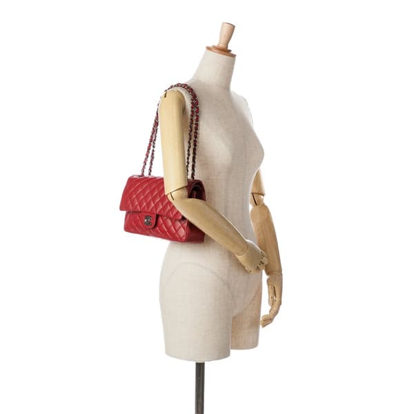 Pre-owned Chanel Medium Classic Lambskin Double Flap Red