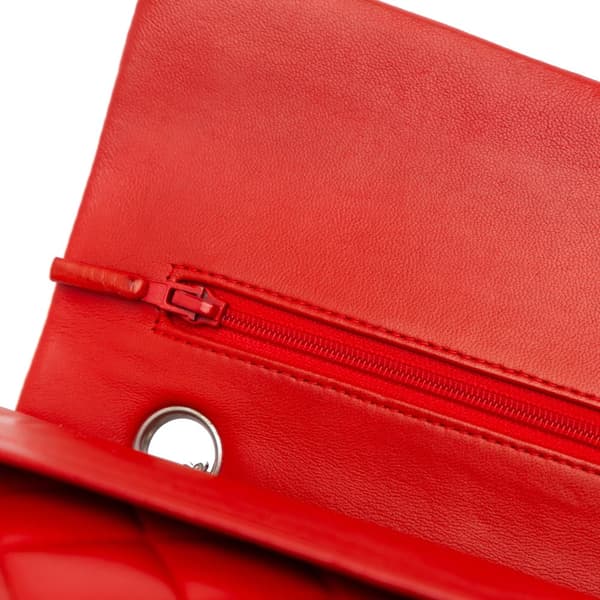 Pre-owned Chanel Medium Classic Lambskin Double Flap Red