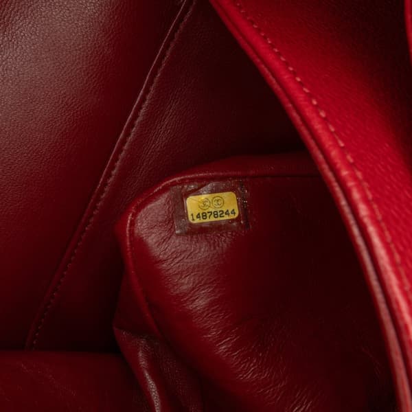 Pre-owned Chanel Maxi Classic Caviar Double Flap Red