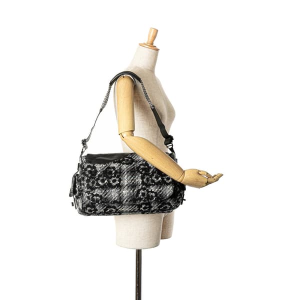 Pre-owned Chanel Tweed Camellia Shoulder Bag Gray