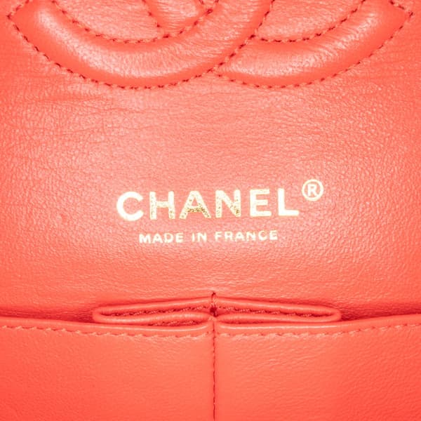 Pre-owned Chanel Medium Classic Chevron Lambskin Double Flap Red
