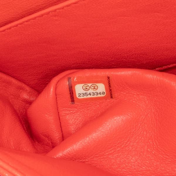 Pre-owned Chanel Medium Classic Chevron Lambskin Double Flap Red