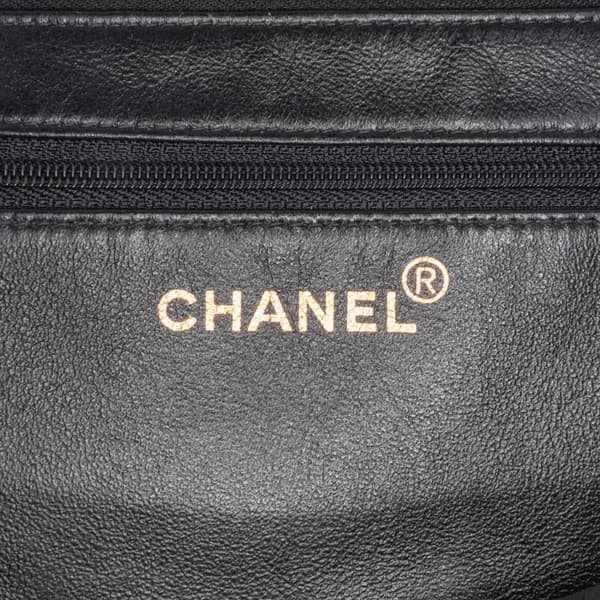Pre-owned Chanel Quilted Lambskin Shoulder Bag Black