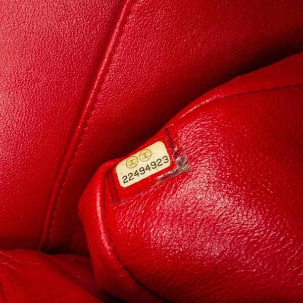 Pre-owned Chanel Medium Classic Chevron Caviar Double Flap Red