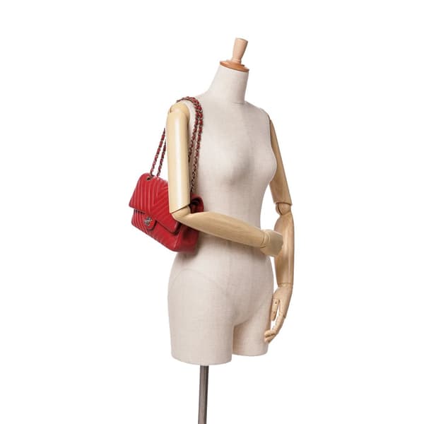 Pre-owned Chanel Medium Classic Chevron Caviar Double Flap Red