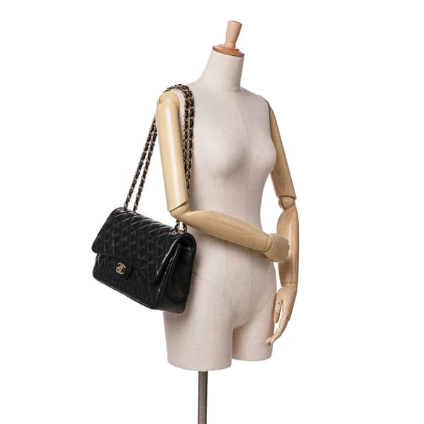 Pre-owned Chanel Jumbo Classic Lambskin Double Flap Black