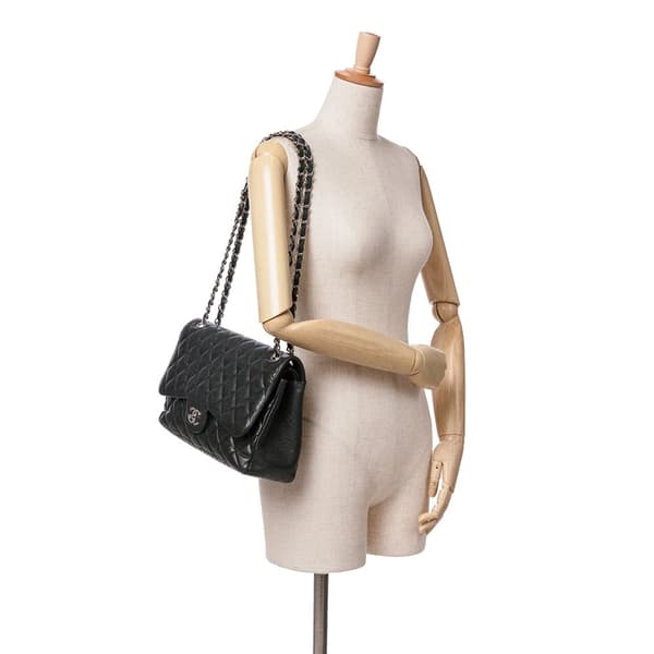 Pre-owned Chanel Jumbo Classic Caviar Double Flap Black