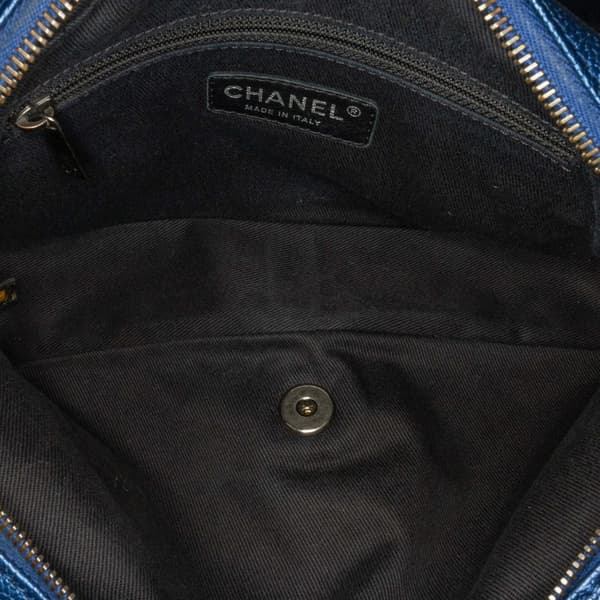 Pre-owned Chanel Medium Quilted Iridescent Caviar Easy Flap Blue