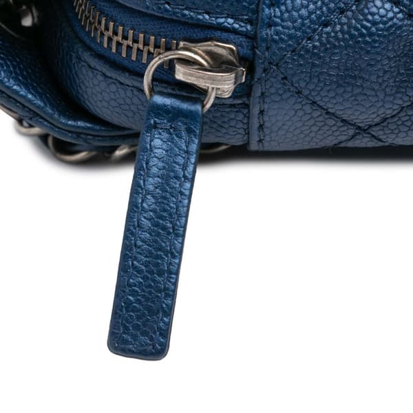 Pre-owned Chanel Medium Quilted Iridescent Caviar Easy Flap Blue