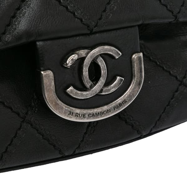 Pre-owned Chanel Paris Edinburgh Jumbo Calfskin Coco Sporran Flap Black