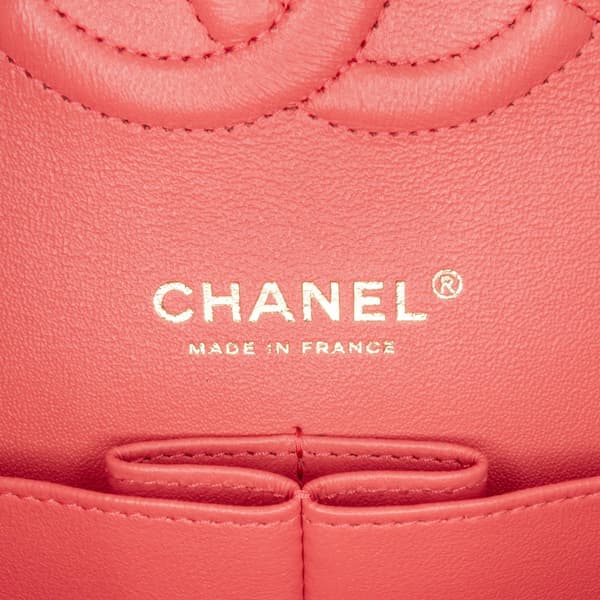 Pre-owned Chanel Medium Classic Chevron Lambskin Double Flap Red
