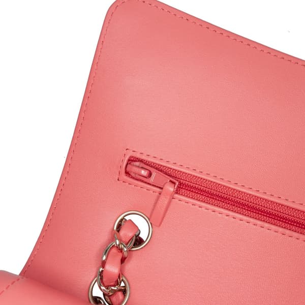 Pre-owned Chanel Medium Classic Chevron Lambskin Double Flap Red
