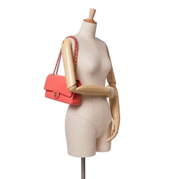 Pre-owned Chanel Medium Classic Chevron Lambskin Double Flap Red