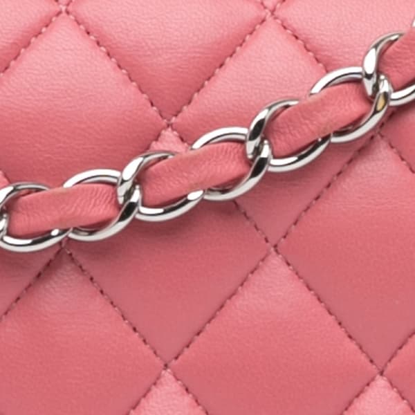 Pre-owned Chanel Medium Classic Lambskin Double Flap Pink