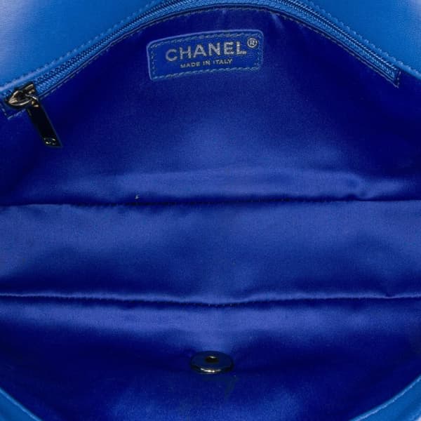 Pre-owned Chanel Medium Lambskin CC Crossing Flap Blue