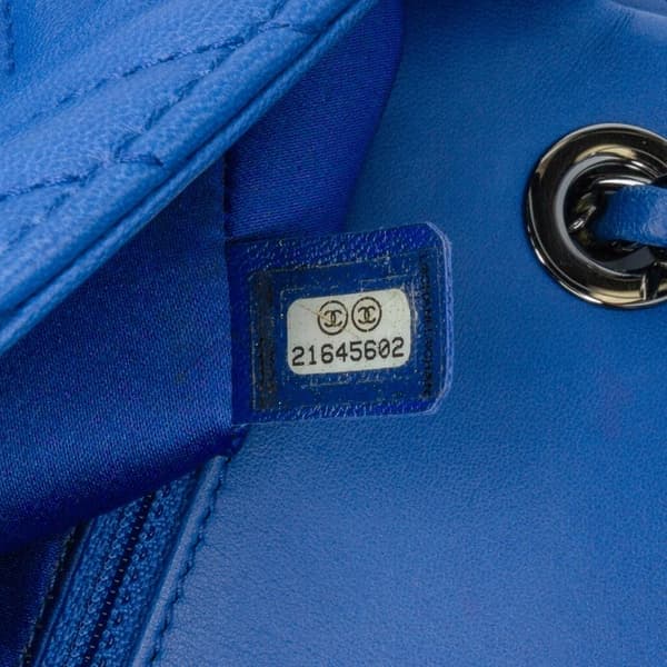 Pre-owned Chanel Medium Lambskin CC Crossing Flap Blue