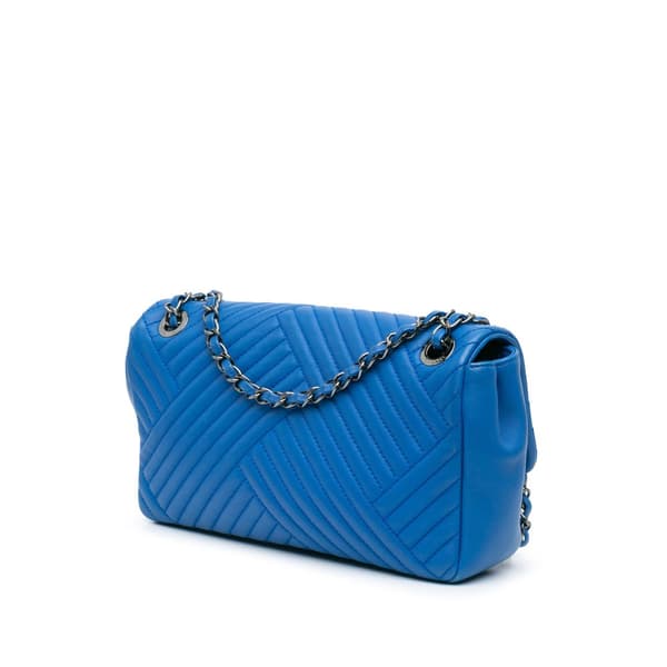 Pre-owned Chanel Medium Lambskin CC Crossing Flap Blue