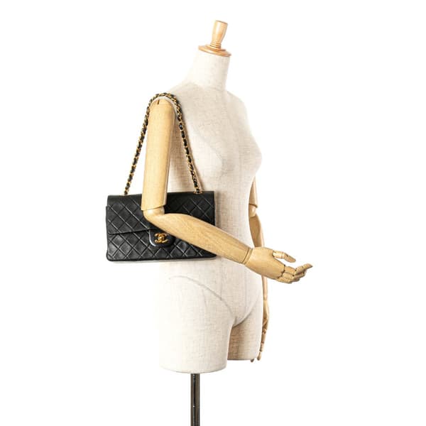 Pre-owned Chanel Medium Classic Lambskin Double Flap Black