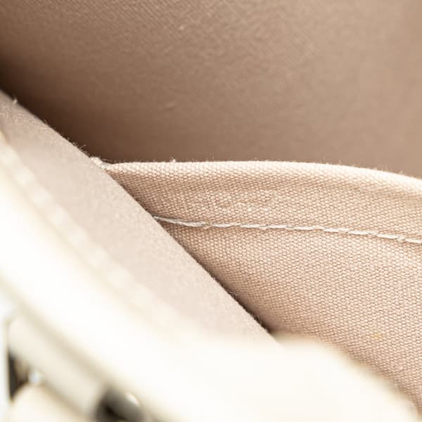 Pre-owned Louis Vuitton Epi Madeleine GM White