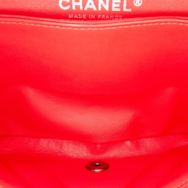 Pre-owned Chanel Medium Classic Patent Double Flap Red