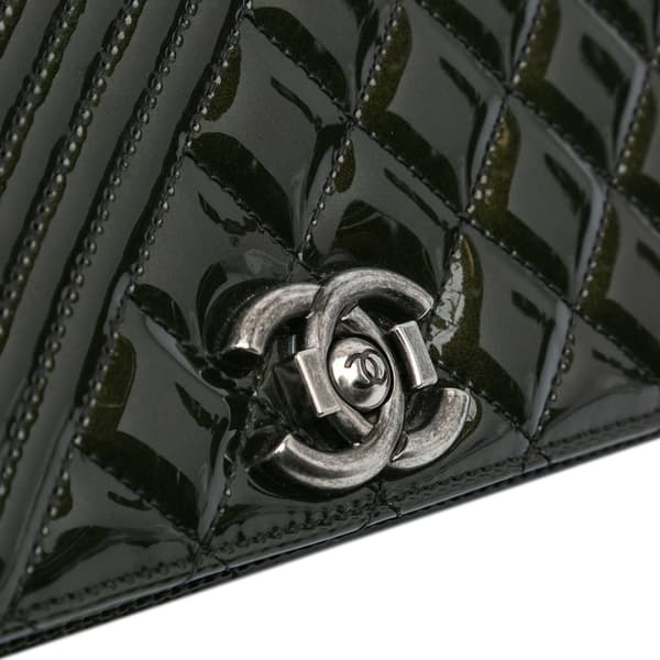 Pre-owned Chanel Medium Patent Coco Boy Flap Black
