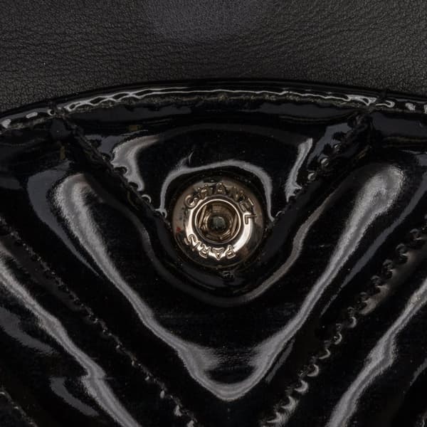 Pre-owned Chanel Medium Classic Chevron Patent Double Flap Black