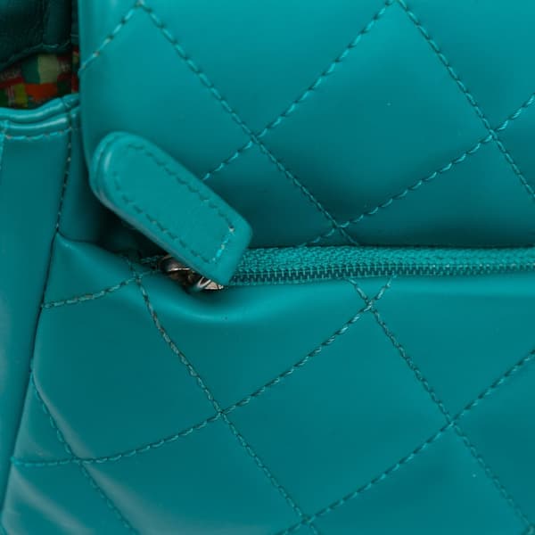 Pre-owned Chanel Paris-Seoul Medium Lambskin Coco Rain Flap Green