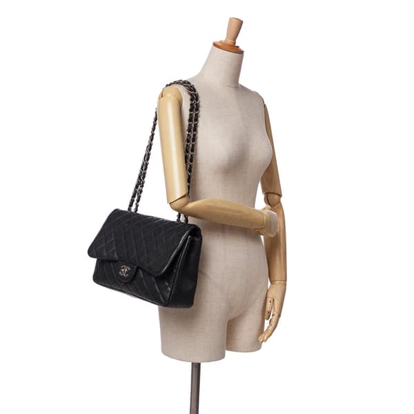 Pre-owned Chanel Jumbo Classic Caviar Single Flap Black
