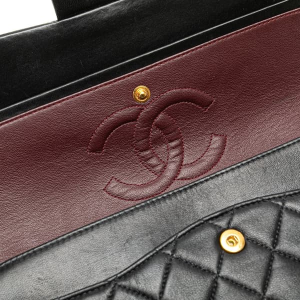 Pre-owned Chanel Medium Classic Lambskin Double Flap Black