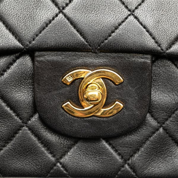 Pre-owned Chanel Medium Classic Lambskin Double Flap Black