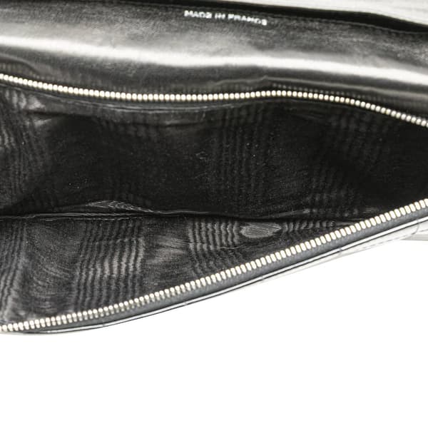 Pre-owned Chanel CC Chocolate Bar Patent Clutch on Chain Black